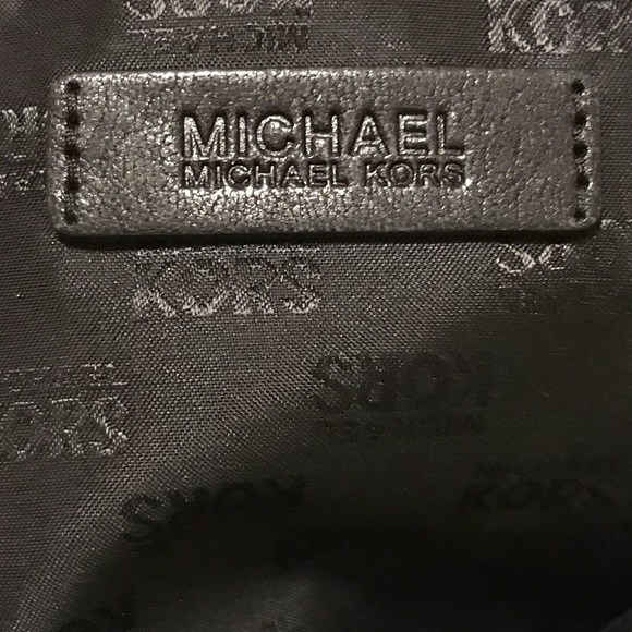 Micheal Kors Purse *SOLD* - Picture 4 of 4